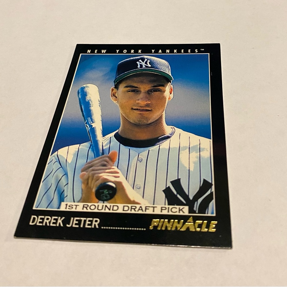 Derek Jeter Rookie 1993 Score Pinnacle Baseball Card 1st Round Draft Pick - Picture 3 of 3